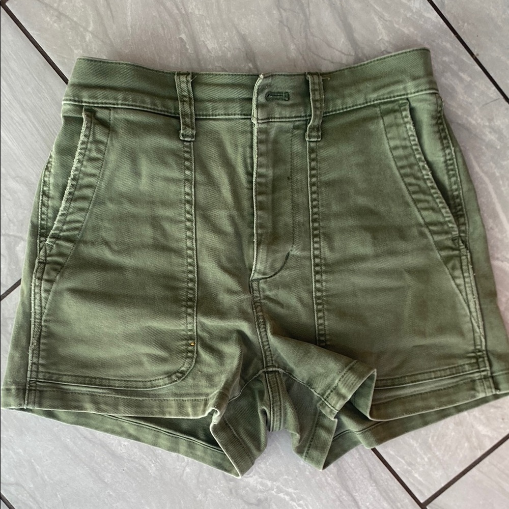 Madewell Khaki shorts